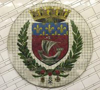 パリ市の紋章 (パリ地下鉄構内にて）