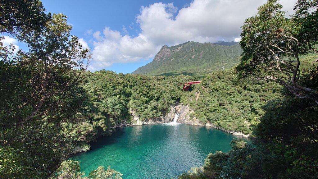 屋久島観光のトローキの滝