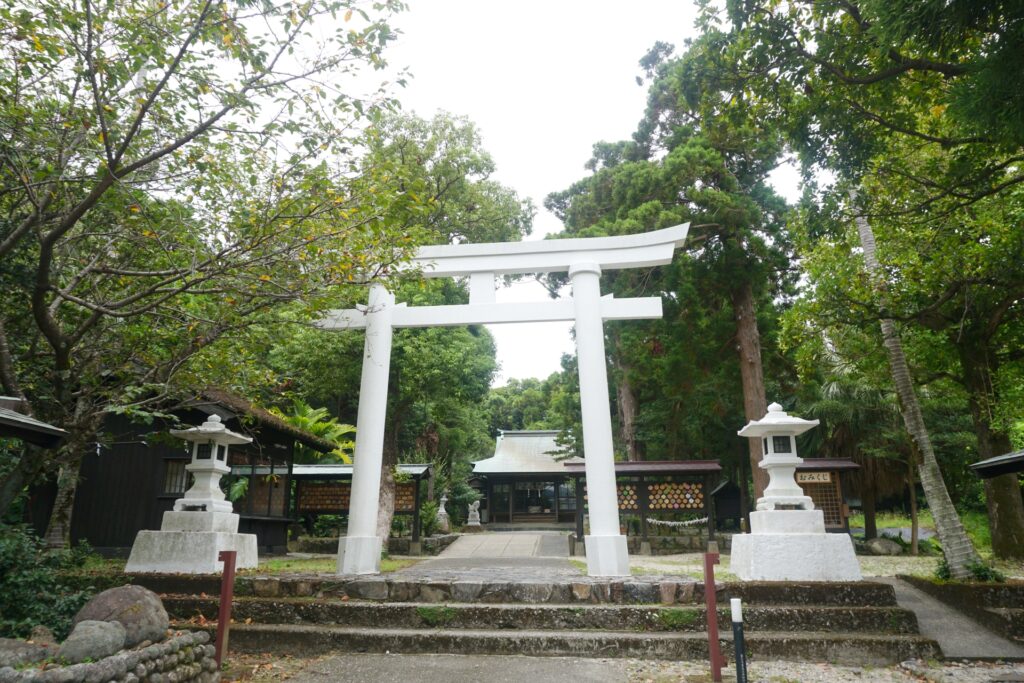 屋久島観光で訪れたい益救神社