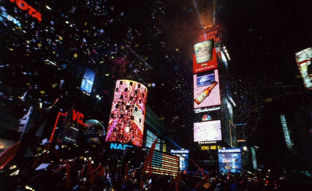 ニューヨークで新年を迎えたら、みんなでハグ！