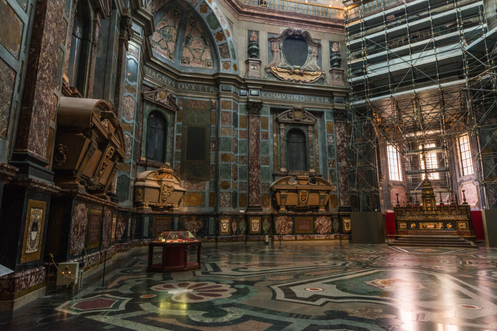 フィレンツェ　メディチ家礼拝堂　君主の礼拝堂