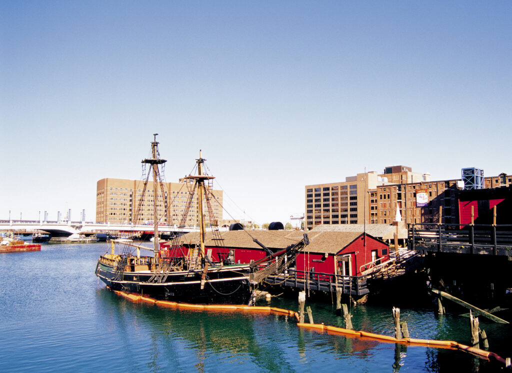 ボストン茶会事件船と博物館