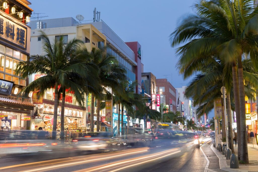 沖縄_国際通りの夜景