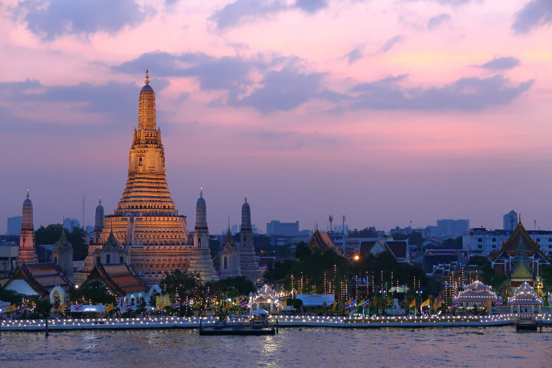 タイ ワットアルン・夕景