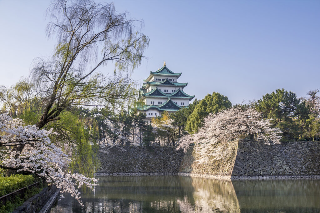 名古屋城と美しい自然