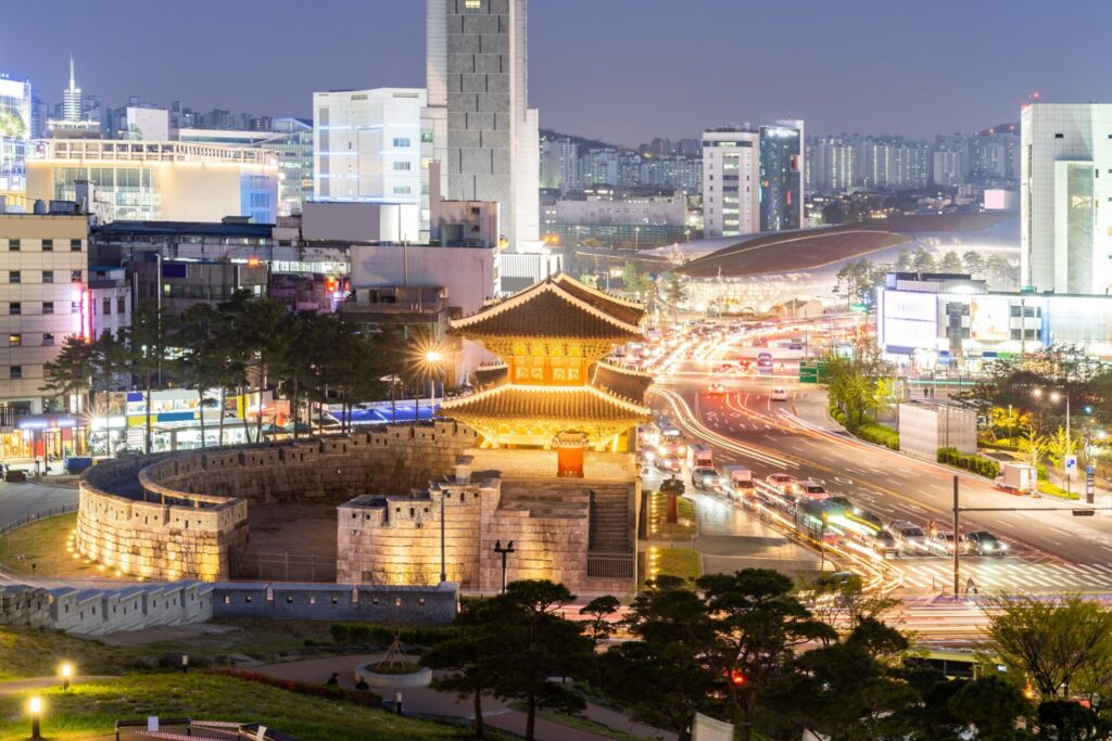 韓国ソウル市の東大門の夜景