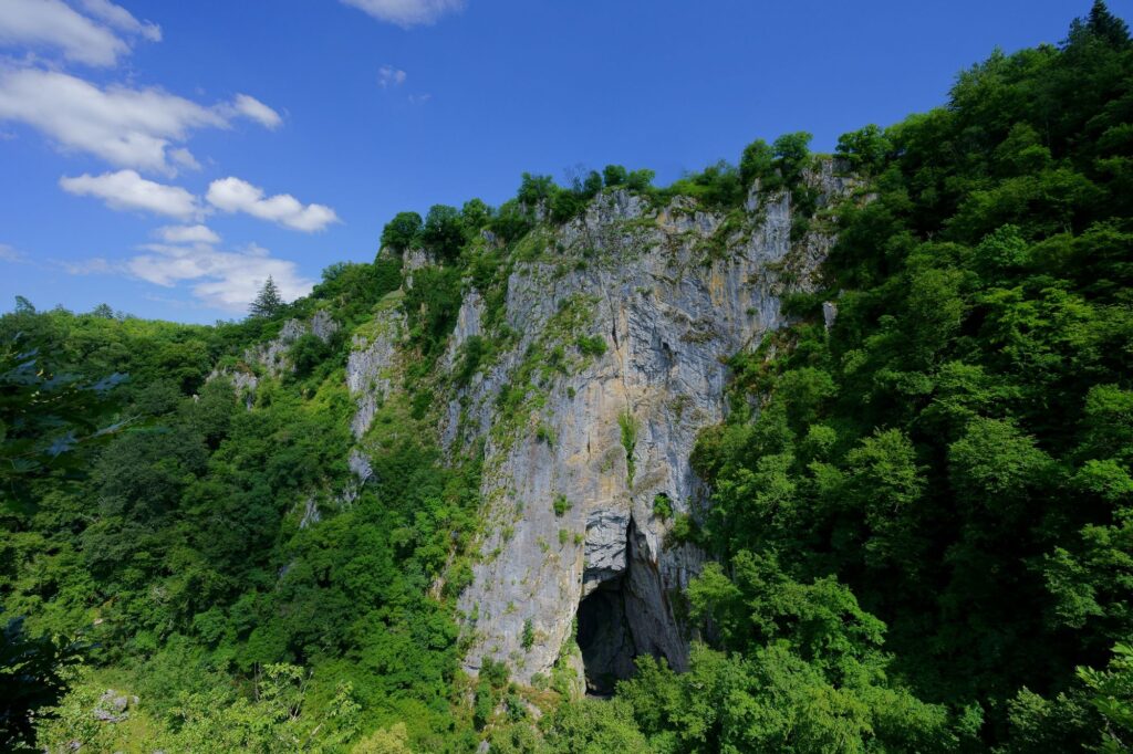 シュコツィアン洞窟群