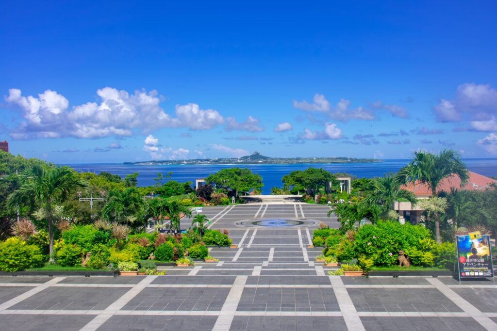 沖縄の海洋博公園からの海の風景