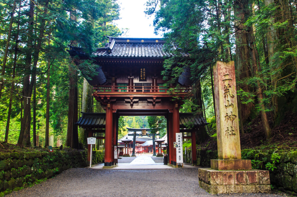 夕方: 日光二荒山神社で神秘体験