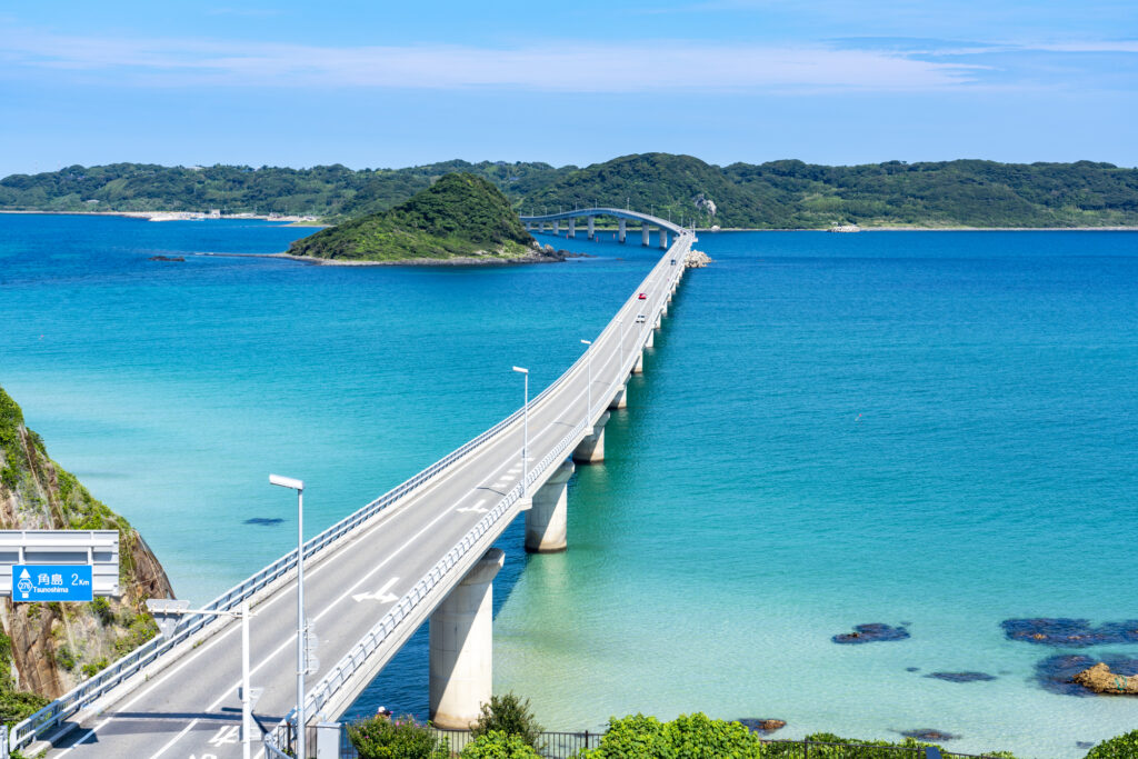 午後: 大パノラマが広がる夢の架け橋/角島大橋