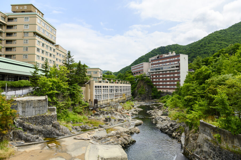 札幌の四季折々の景色が楽しめる定山渓温泉