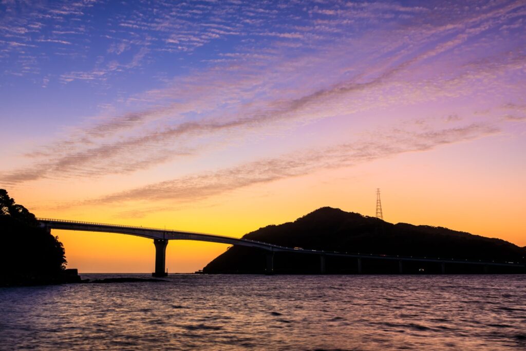 伊王島大橋の夕景