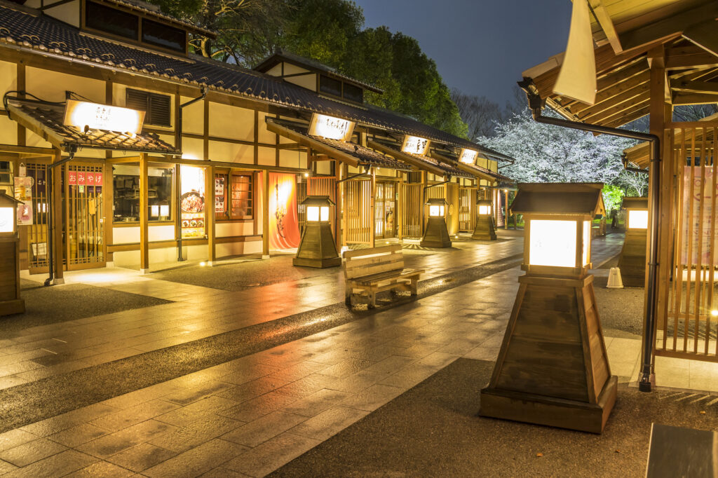 名古屋城下にある大型飲食施設は江戸時代を彷彿とさせる雰囲気
