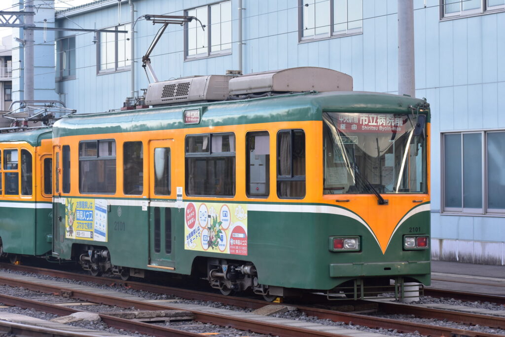 指宿市内を走る電車