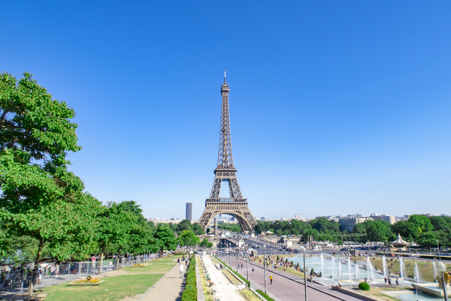 フランスパリ旅行の人気観光スポットエッフェル塔