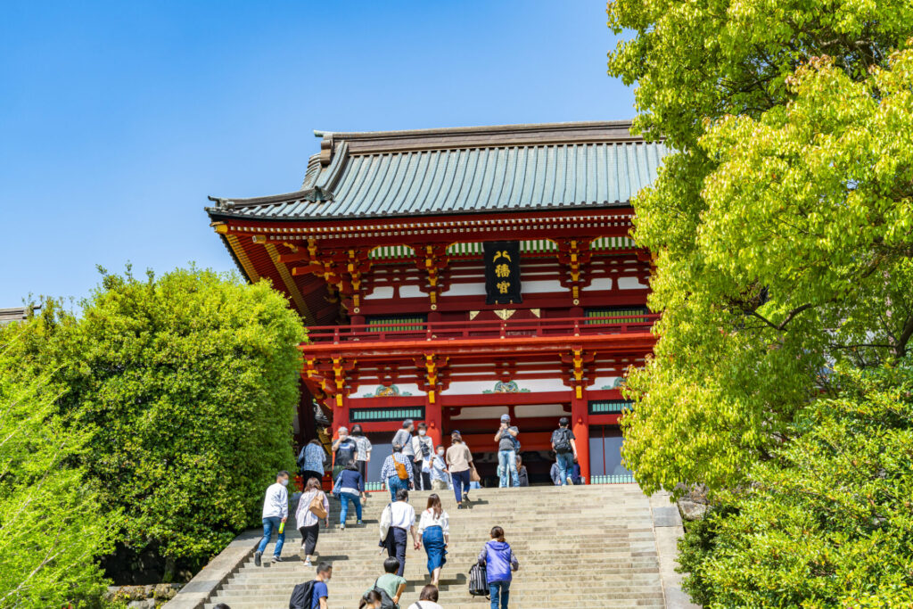 爽やかに晴れた鎌倉の鶴岡八幡宮