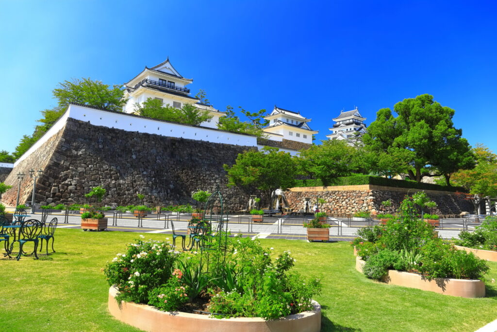 福山城と青空