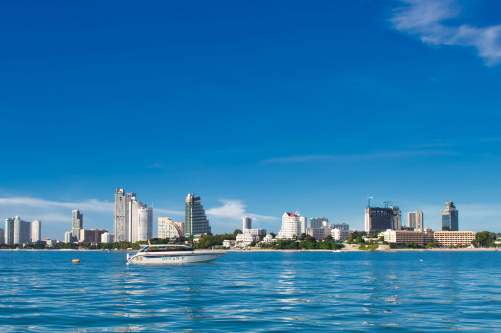 青い空と青い海