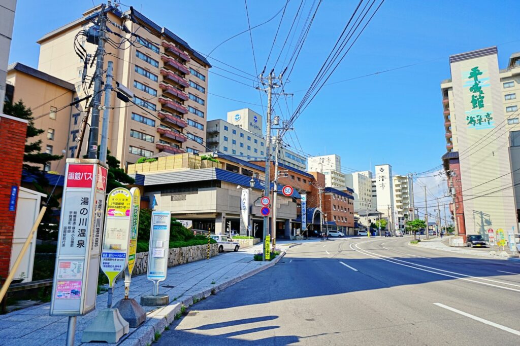 湯の川温泉への道すじ