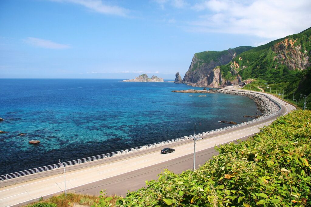 北海道旅行でおすすめの積丹半島の海岸沿い