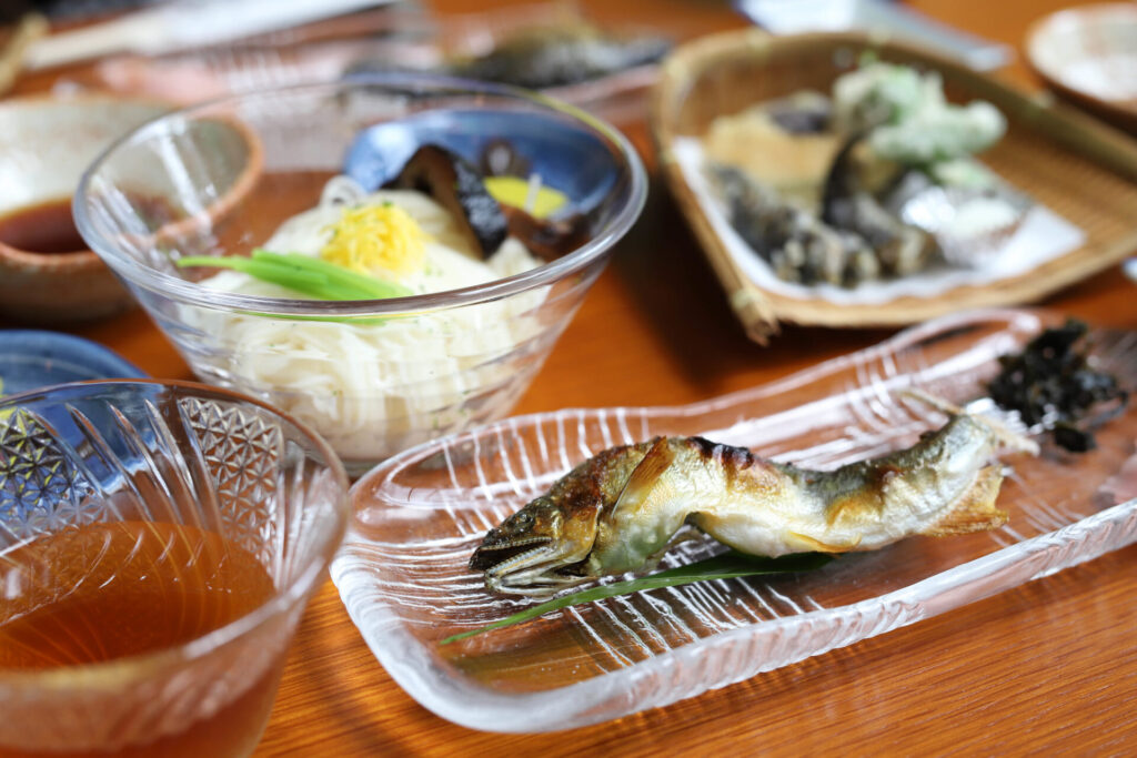 夏の広島観光で食べたい美味しい料理