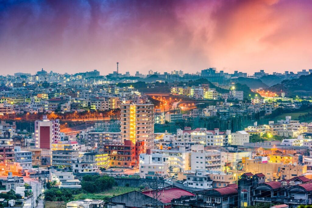 沖縄　名護市の夕景