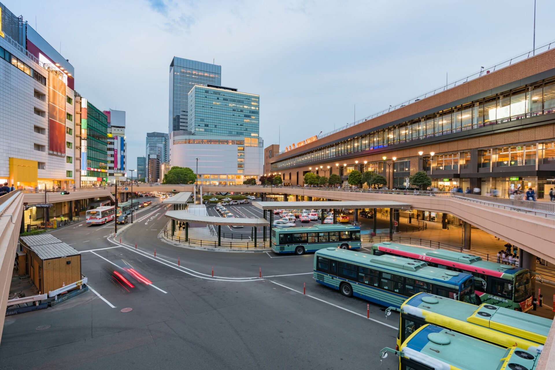 徒歩旅行で活用したい仙台駅の全景