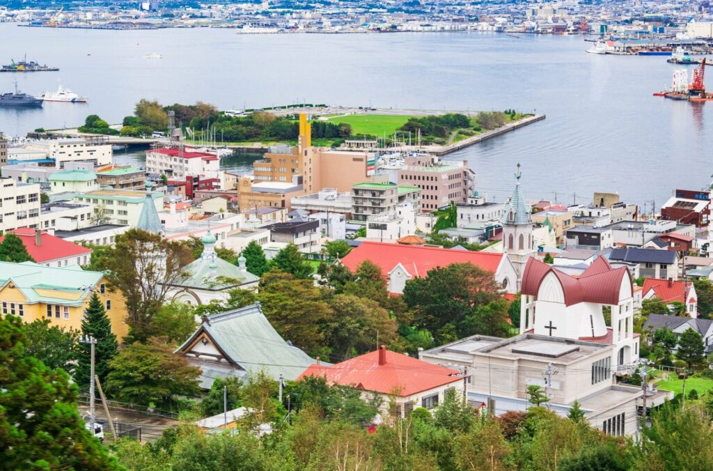 函館観光で訪れたい元町教会群と函館港