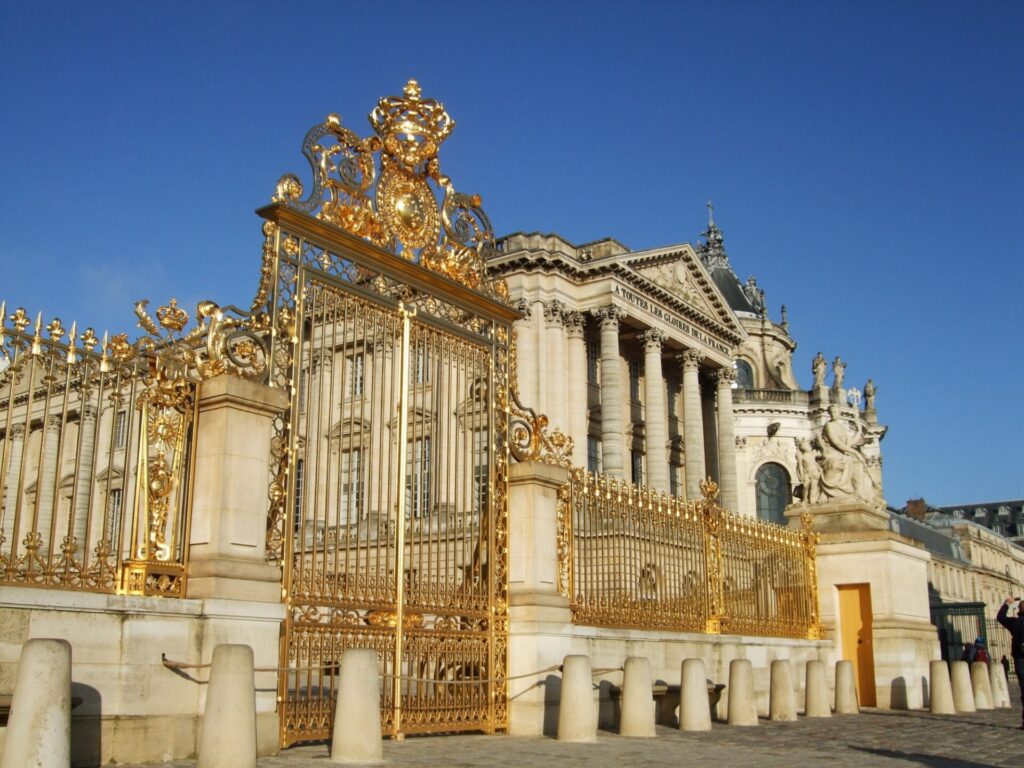フランス　の豪華絢爛な装飾が美しいベルサイユ宮殿