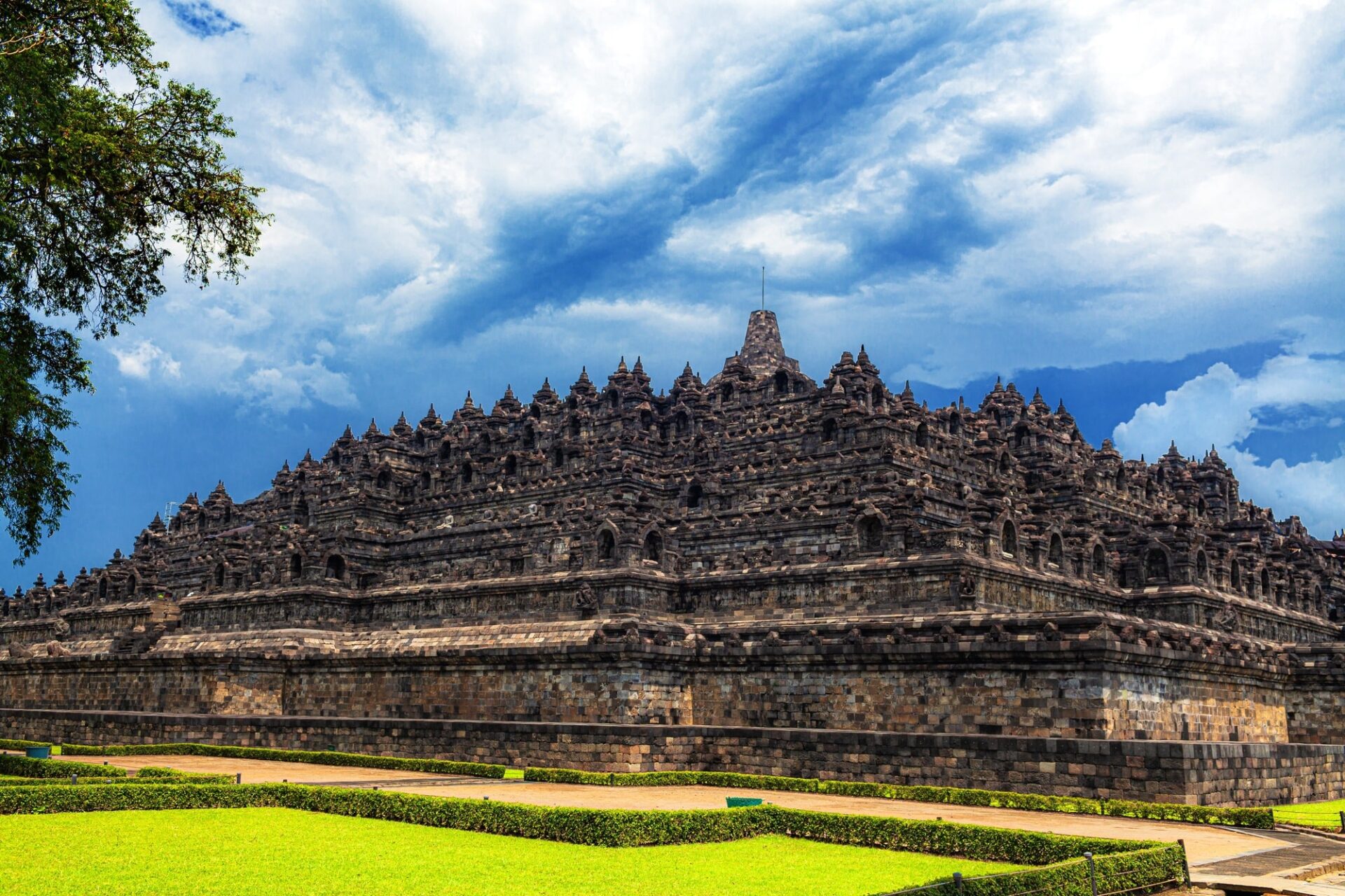 インドネシア・ボロブドゥール寺院遺跡群の風景