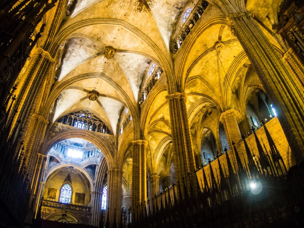 バルセロナ観光で訪れたいゴシック建築の教会