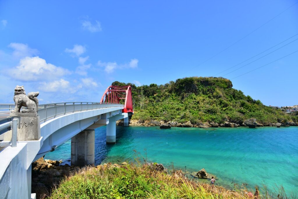 沖縄県の伊計島にかかる橋