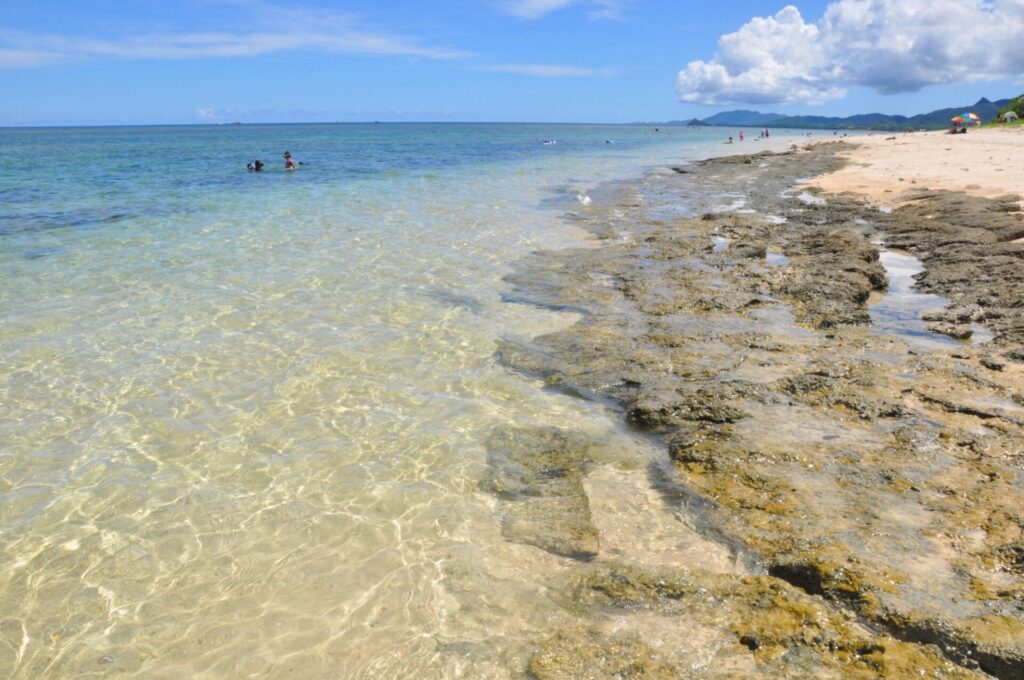 透き通った海が美しい石垣島の米原ビーチ
