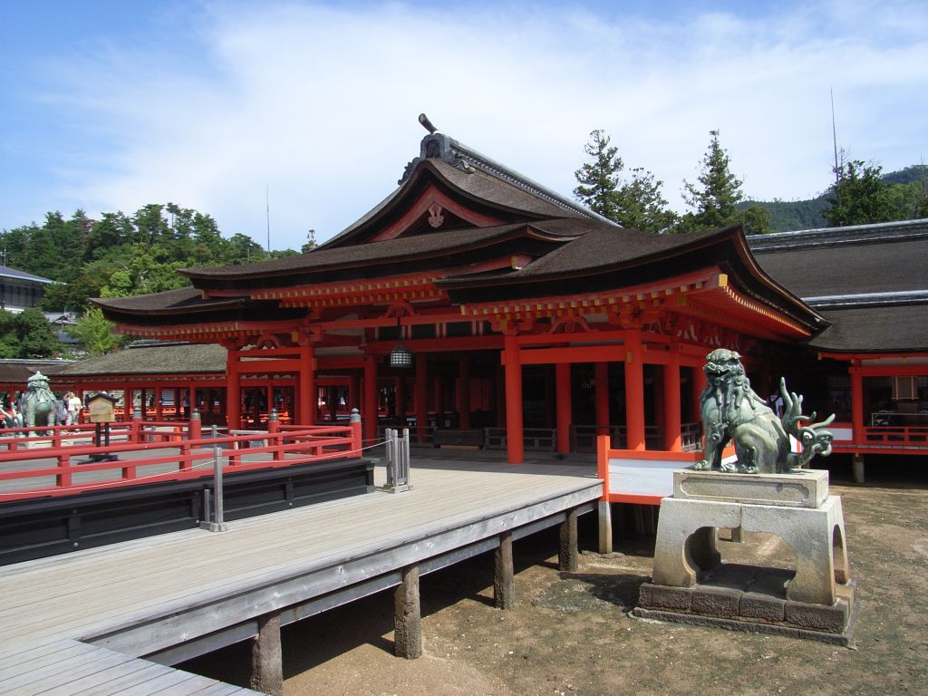宮島の定番観光地「厳島神社」の本殿