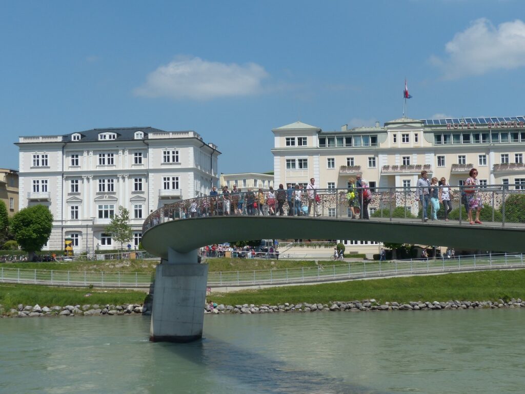 ザルツブルクのマルカト橋のイメージ　
