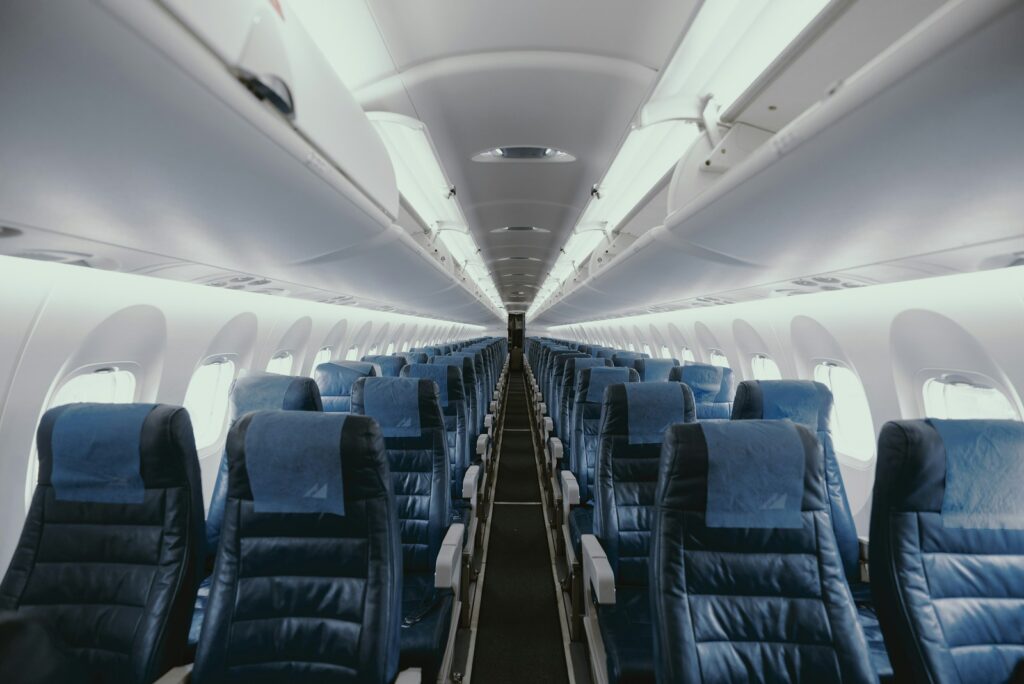 飛行機の座席＿イメージ