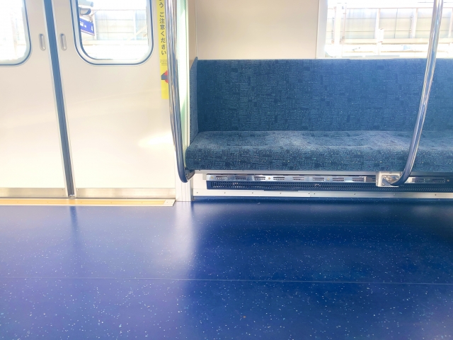 電車内の椅子