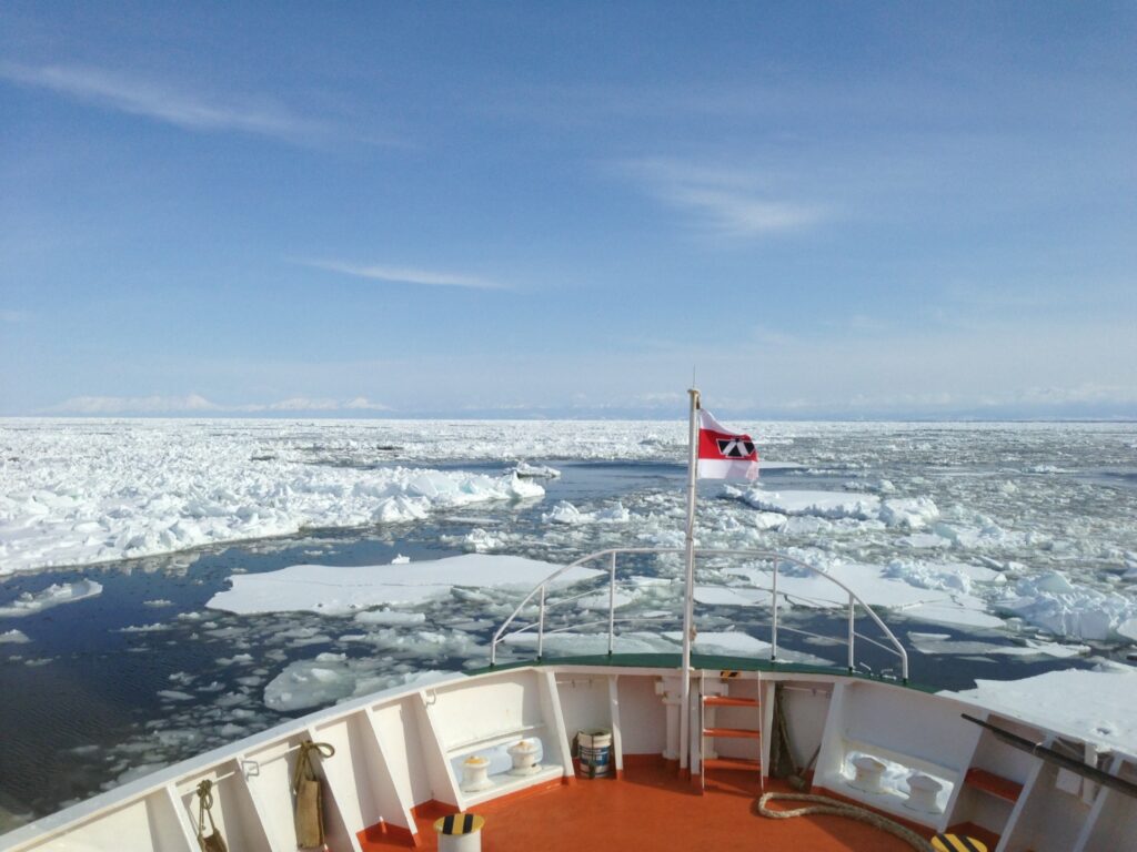 紋別観光でおすすめの流氷観光船 ガリンコ号Ⅲ IMERU