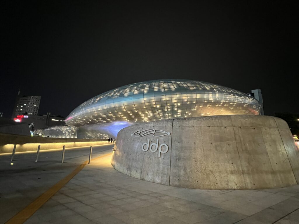 ソウル観光であわせていきたい東大門デザインプラザ