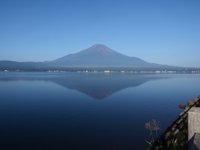 山中湖で見る逆さ富士