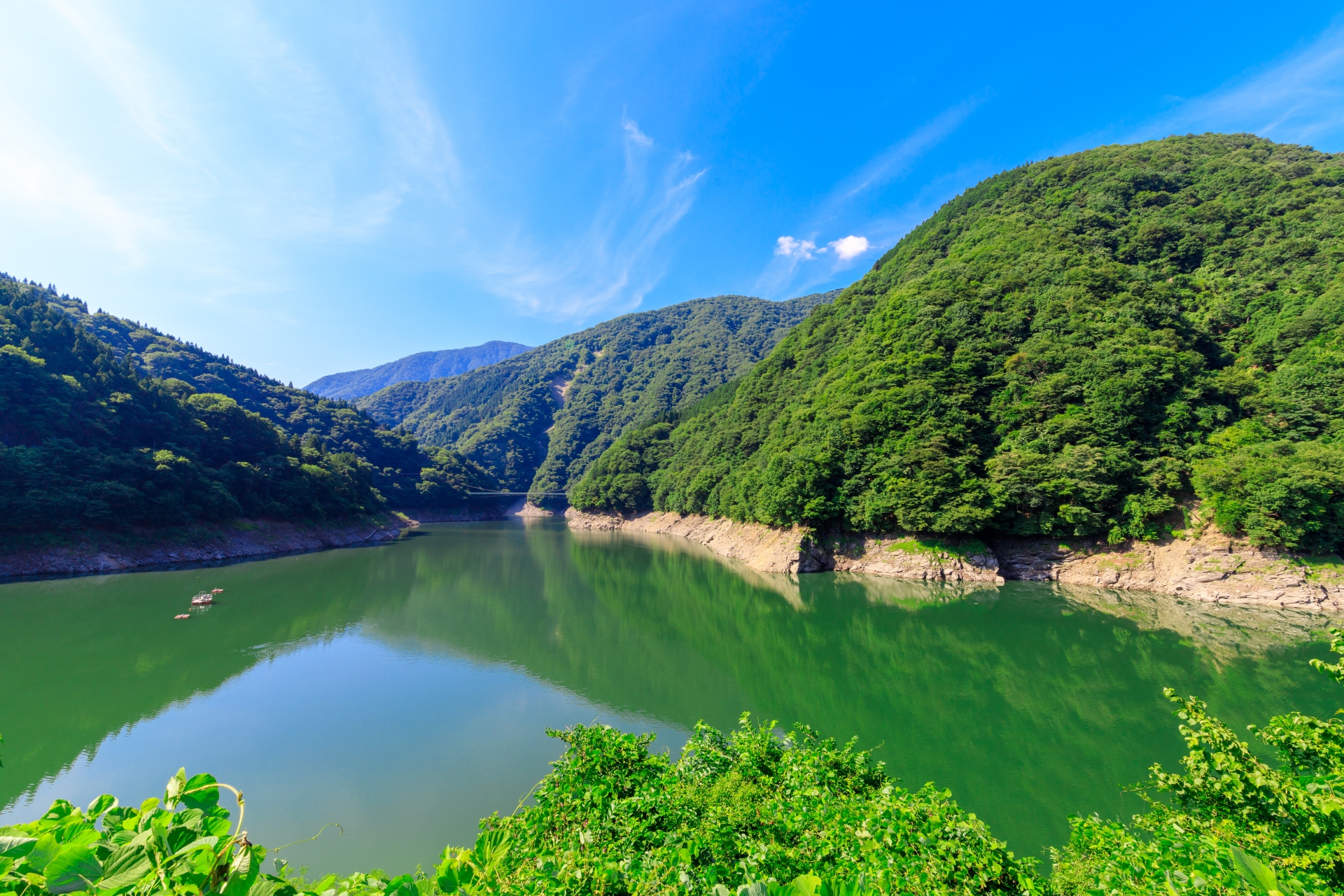 夏の秩父湖