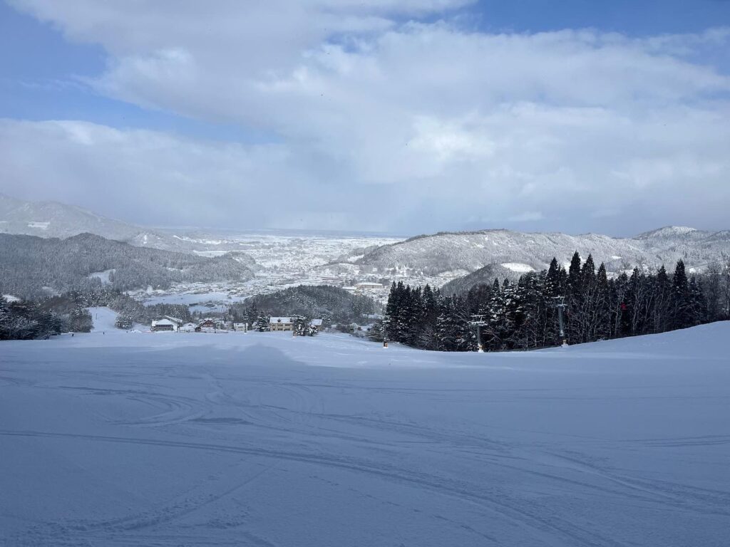 冬の弘前観光でおすすめの岩木山百沢スキー場
