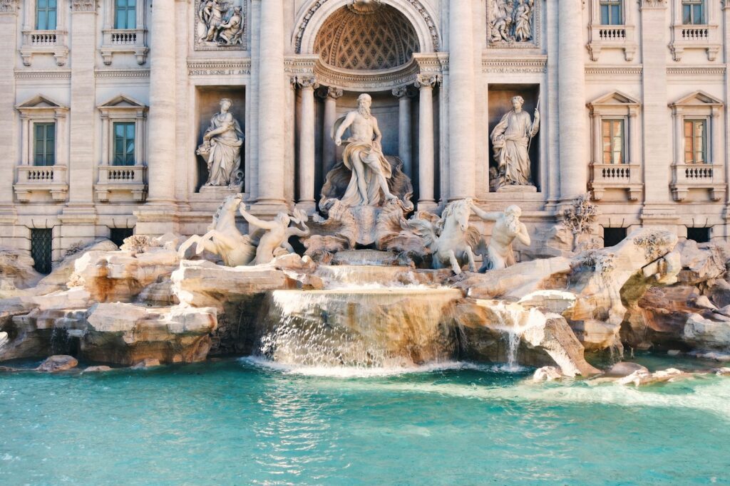 ローマ観光で外せないトレビの泉