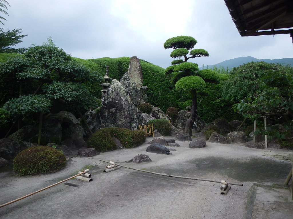 江戸時代の武家屋敷が立ち並ぶ美しい庭園「知覧武家屋敷庭園」