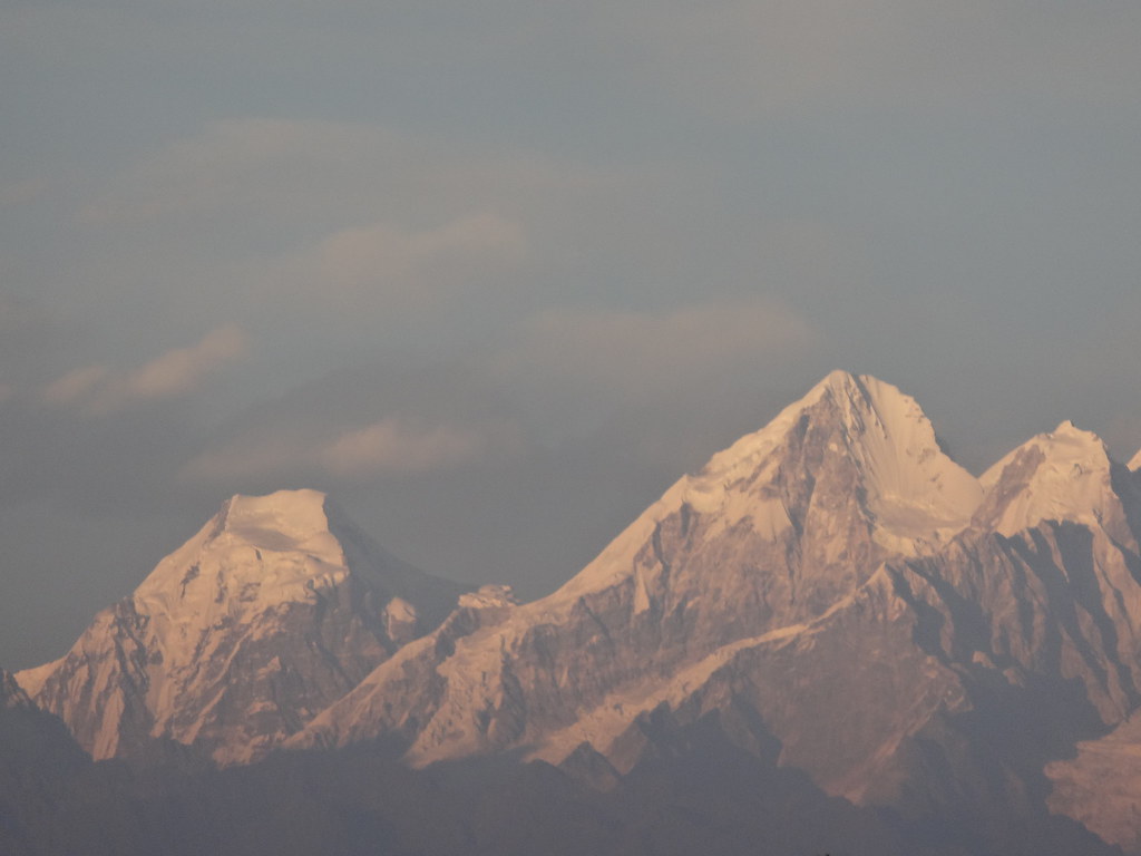 ネパールの山奥に位置する静かな村からヒマラヤ山脈を楽しむ