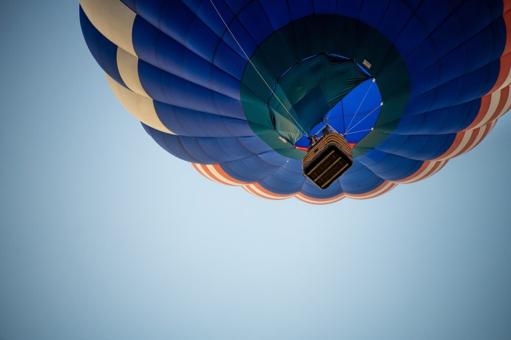 8月の山形県観光におすすめ雲海気球フライトのイメージ