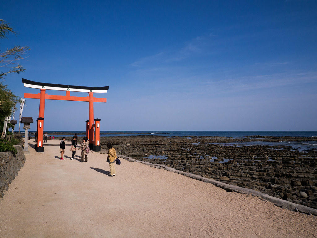 青島神社と鬼の洗濯板を散策