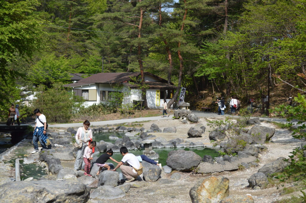 西の河原公園は露天風呂も足湯も盛りだくさん