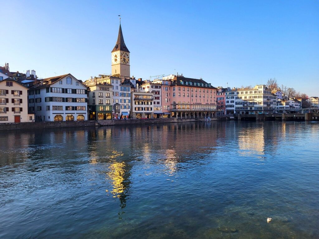 スイス観光、チューリッヒの街並み
