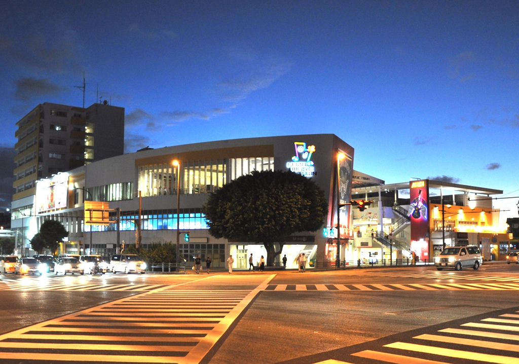 コザミュージックタウン音市場　コザゲート通り　沖縄